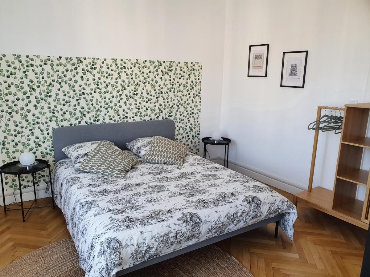 Suite Forum Vue Imprenable Reims Luaran gambar