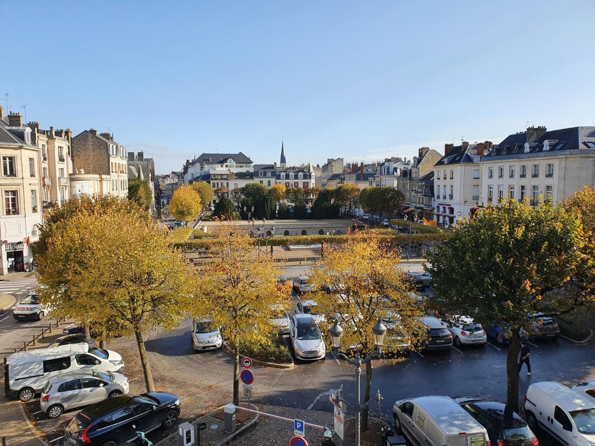 Suite Forum Vue Imprenable Reims Luaran gambar